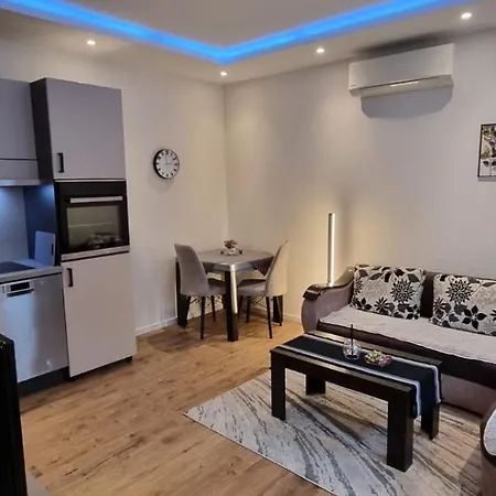 Magic House Apartment *
